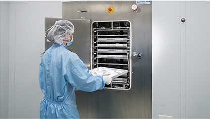 How does a table top steam sterilizer ensure sterilization effect?